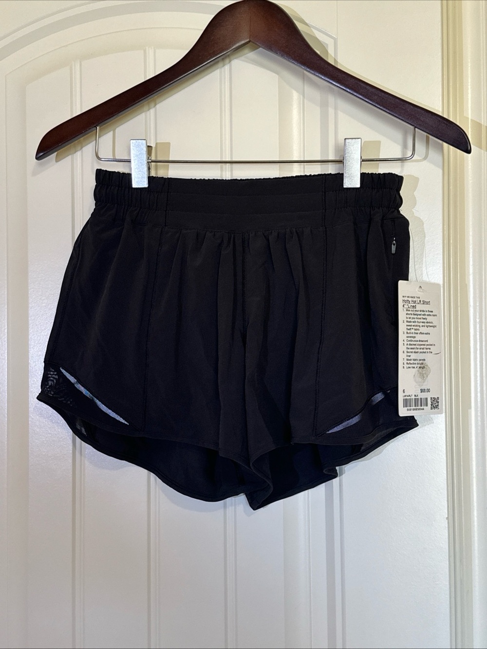 Lululemon Hotty Hot LR 4" Lined Shorts NWT Size 6